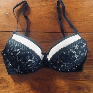 Like new Calvin Klein black lace push-up bra